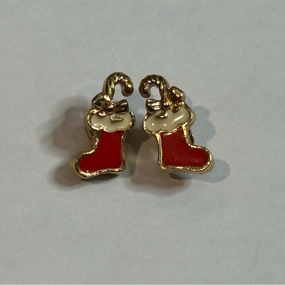 Vintage 1992 Avon Stocking Santa’s Red Stud Pierced Earrings Christmas Gold Tone